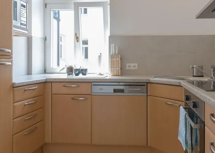 Kingsize Station Apartment