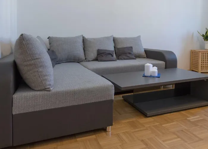 Kingsize Station Apartment