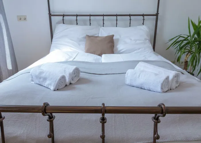 Kingsize Station Apartment *