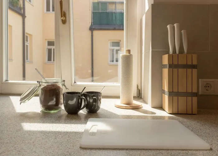 Kingsize Station Apartment